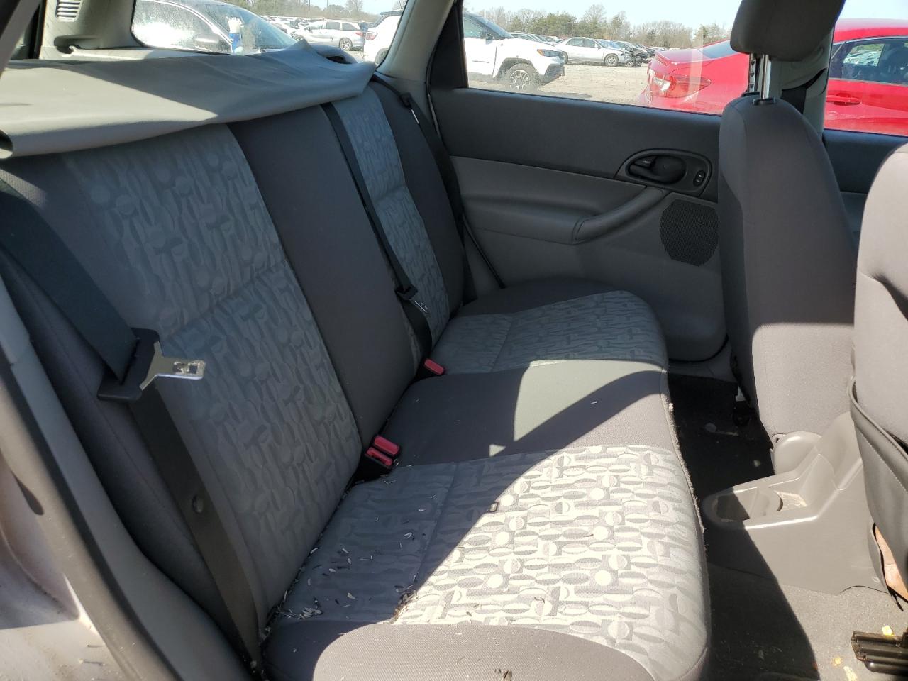 2005 Ford Focus - Image 10