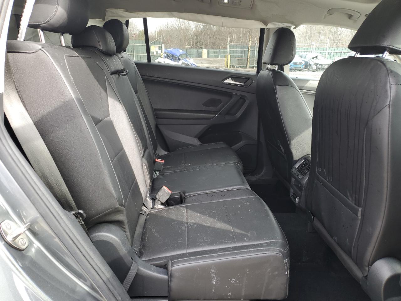 2018 Volkswagen Tiguan - Image 11