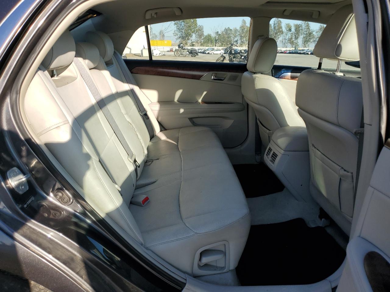 2011 Toyota Avalon - Image 10