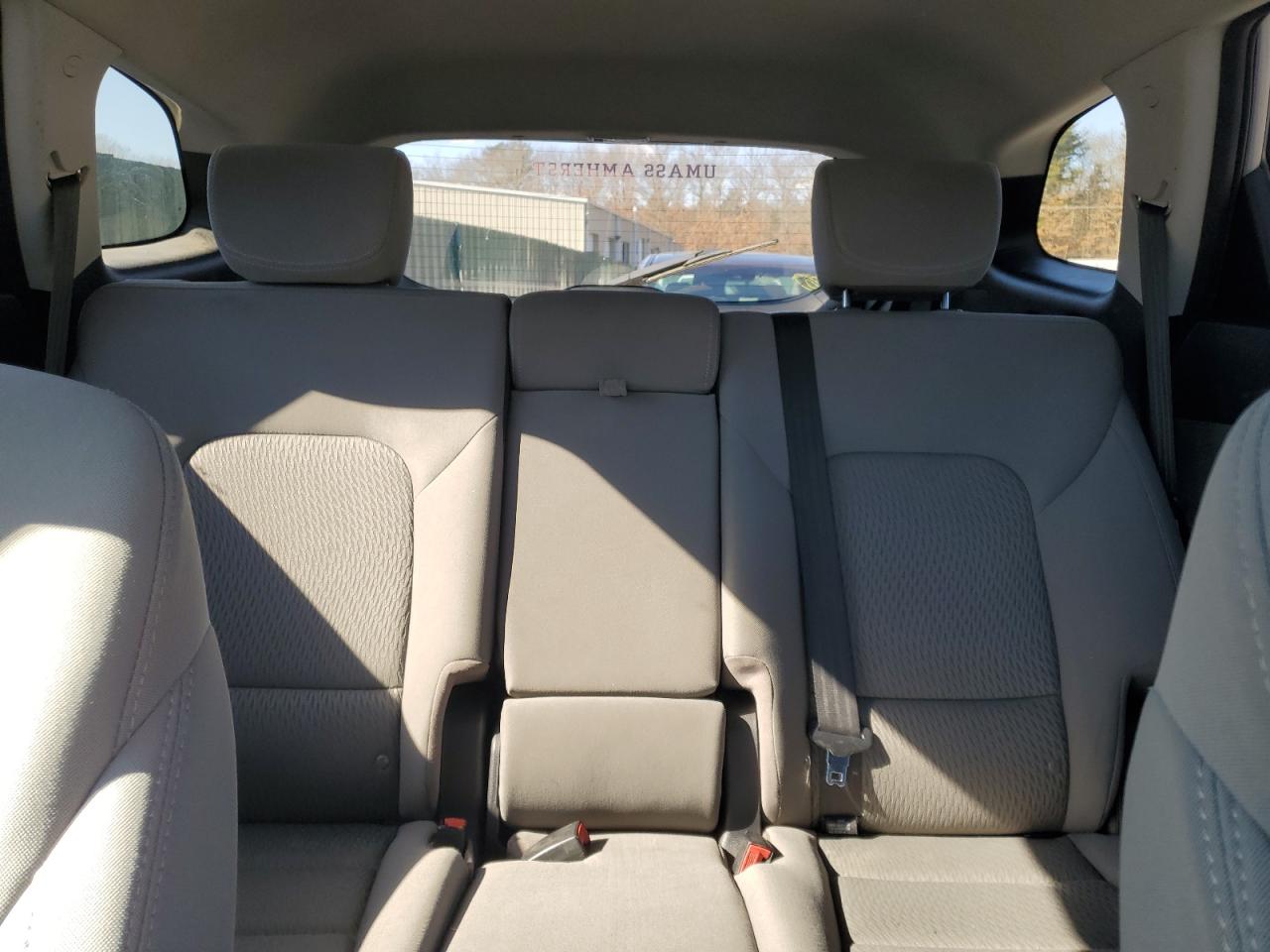2016 Hyundai Santa Fe - Image 10