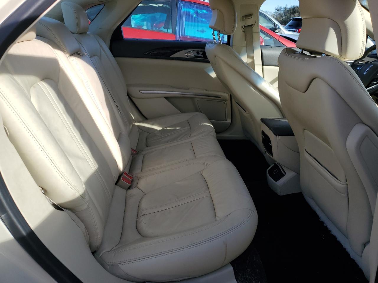 2014 Lincoln MKZ - Image 10