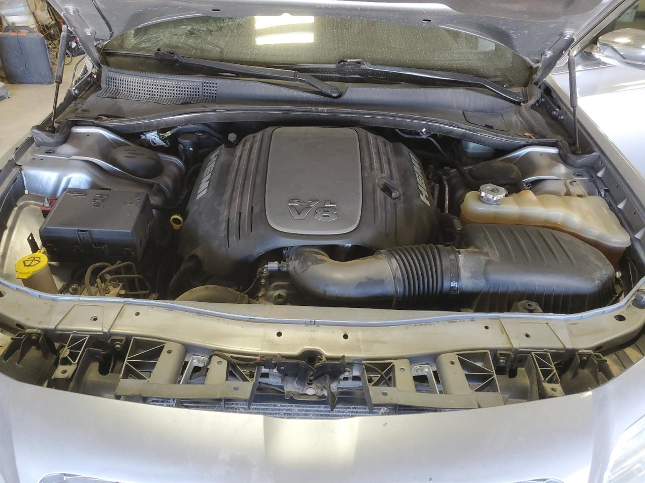2011 Chrysler 300 - Image 11