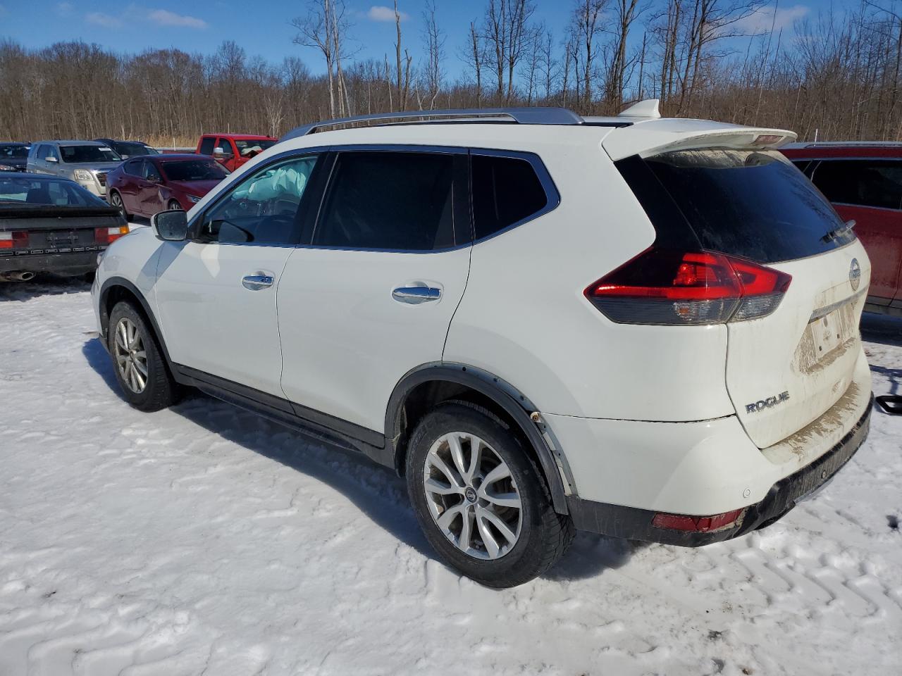 2019 Nissan Rogue - Image 2