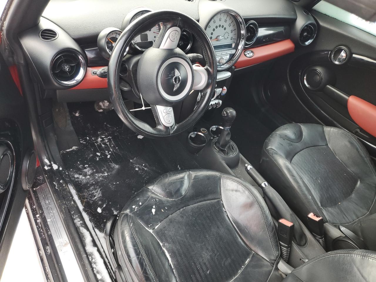 2010 Mini Cooper VIN: WMWMR3C57ATU97979 Lot: 45903855