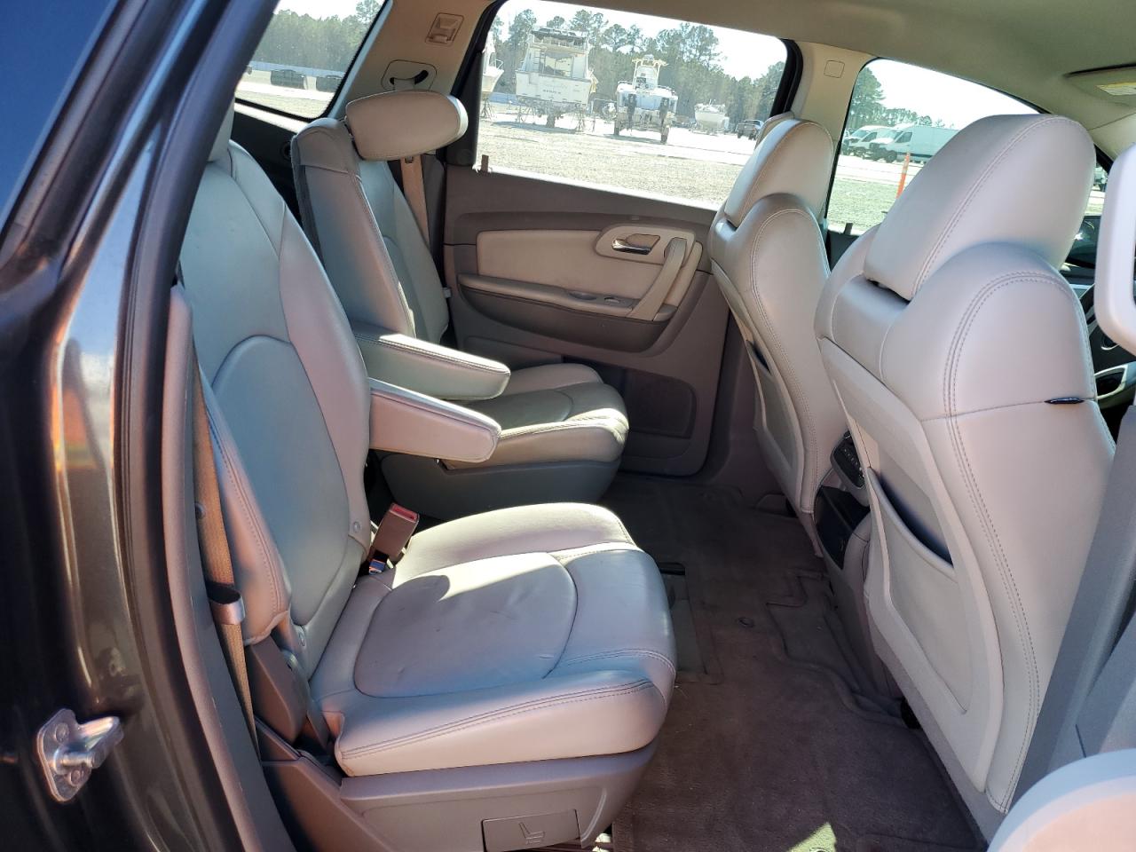 2012 Chevrolet Traverse - Image 11