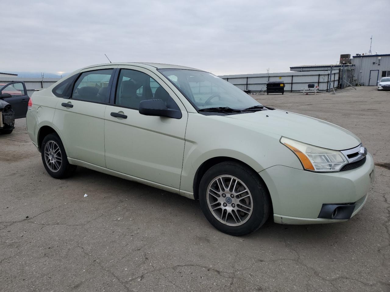 2010 Ford Focus - Image 4
