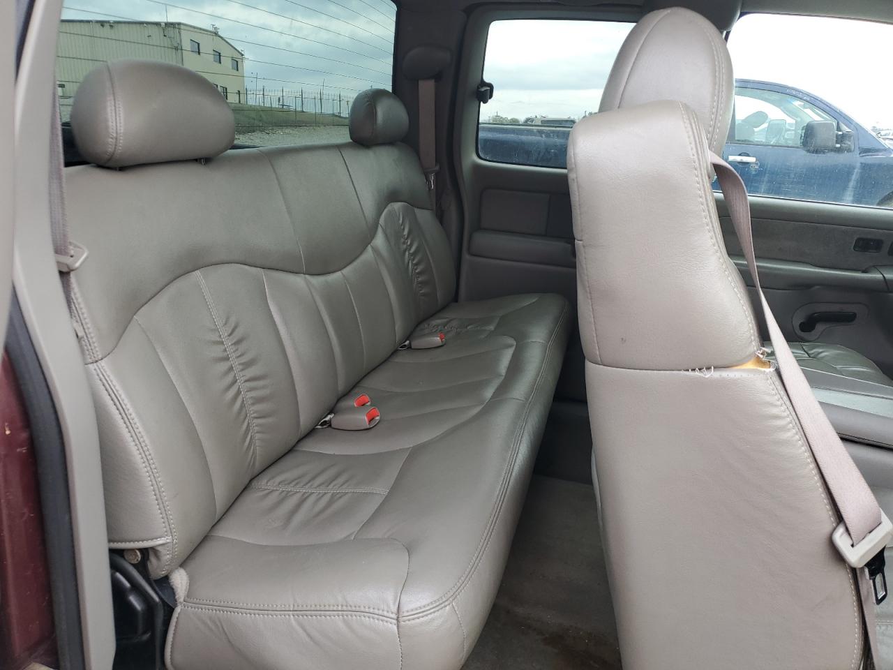 2000 GMC Sierra - Image 11