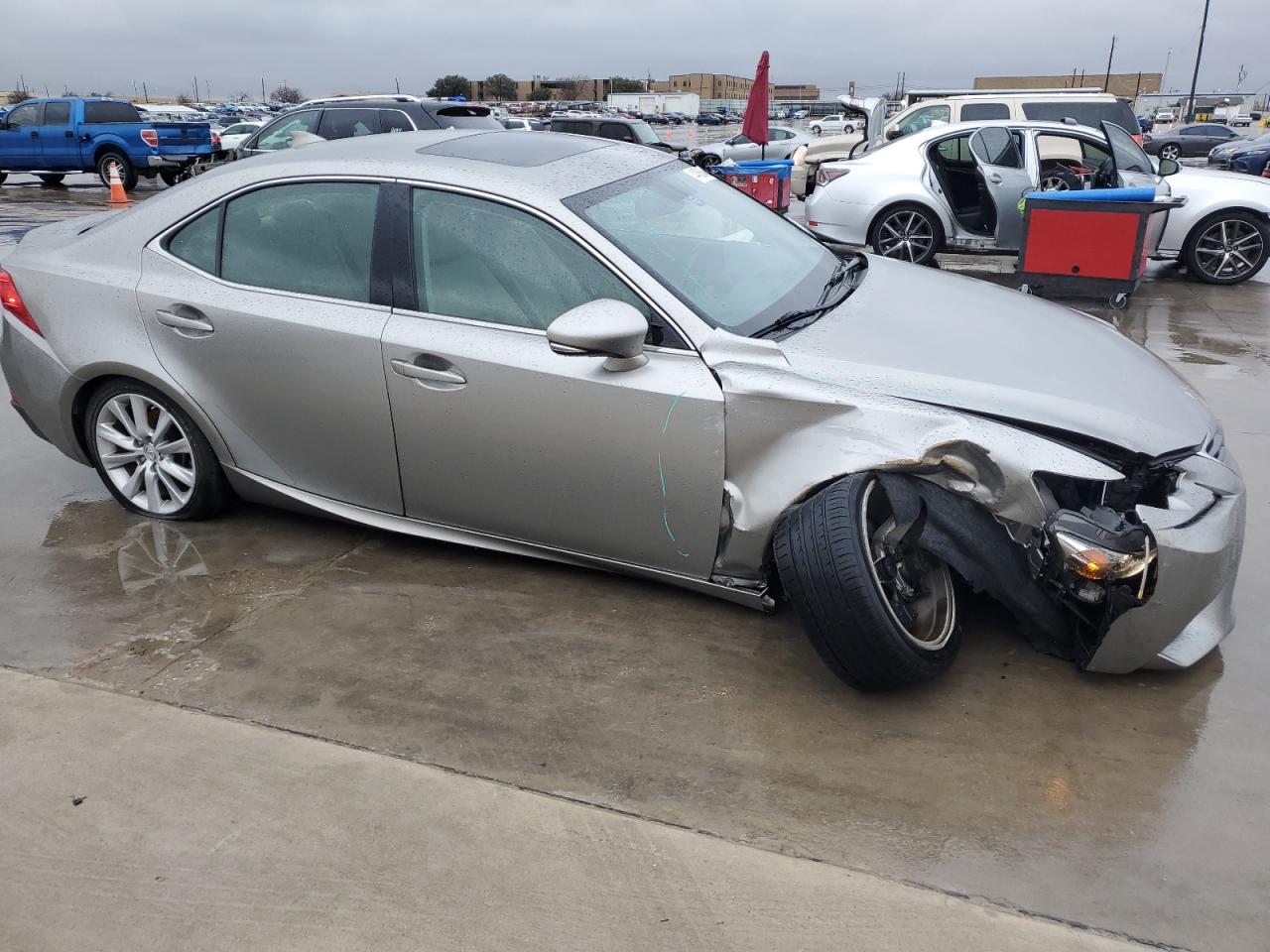 2015 Lexus IS - Image 4