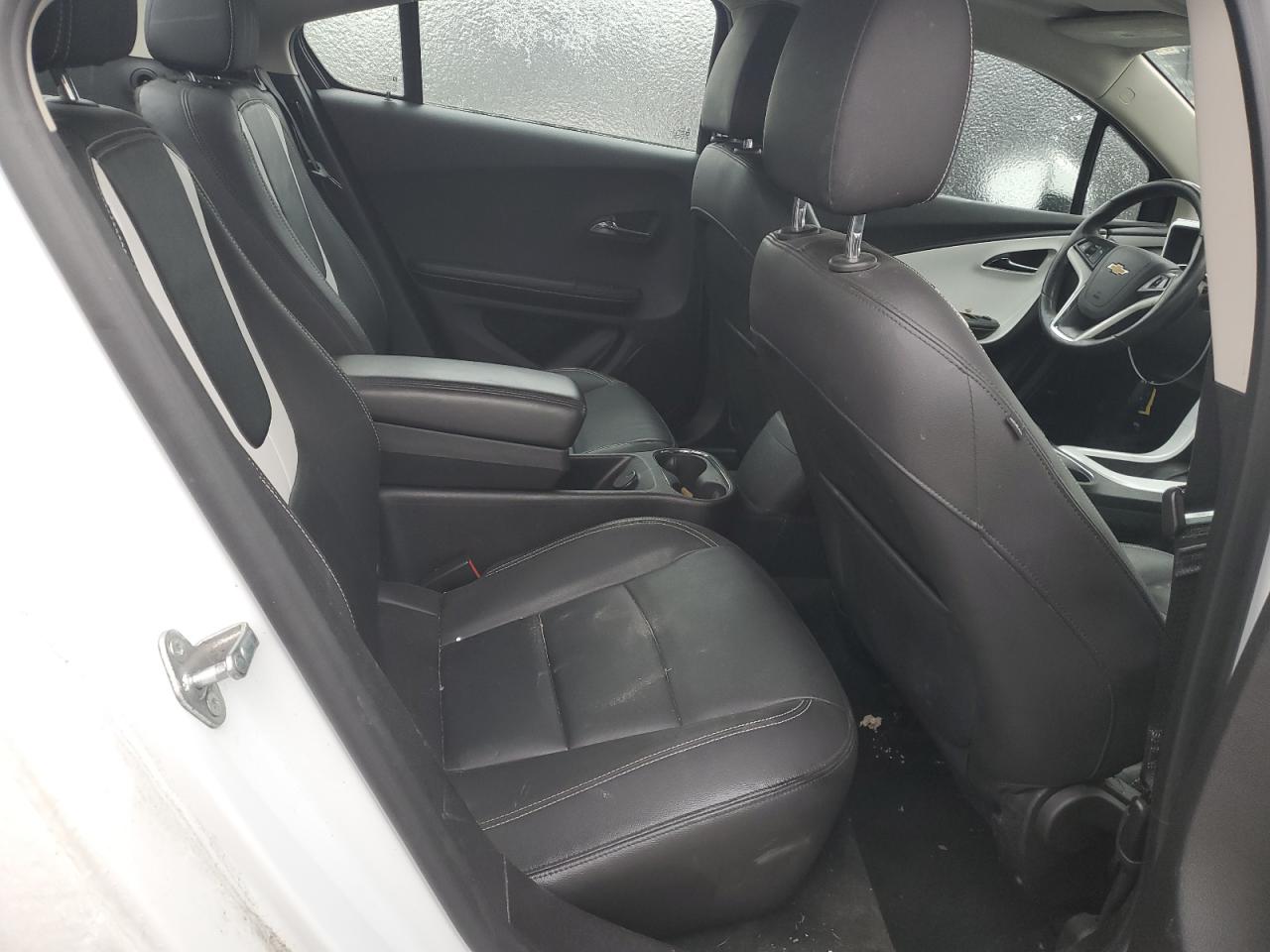 2013 Chevrolet Volt - Image 10