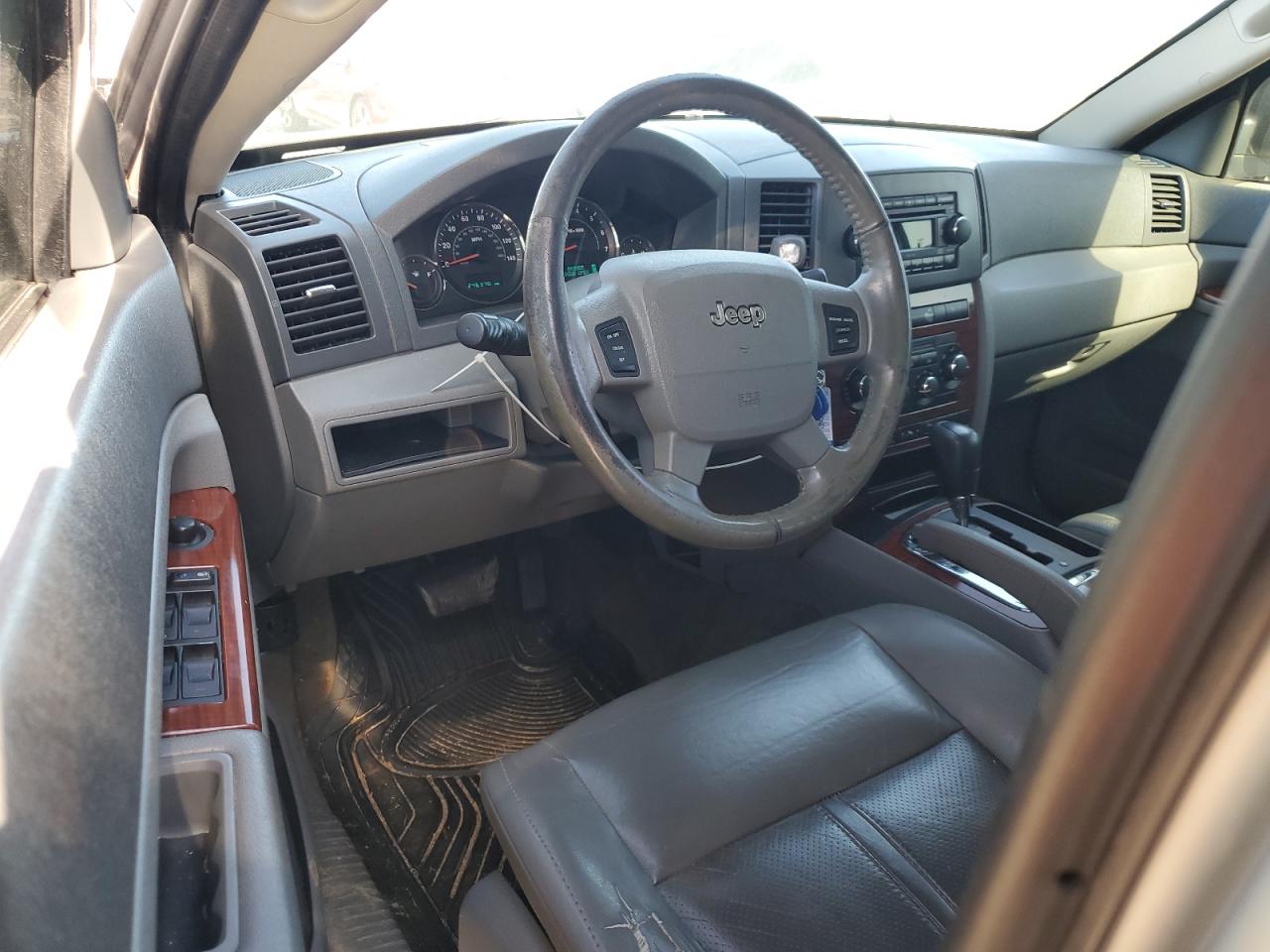 2005 Jeep Grand Cherokee - Image 8