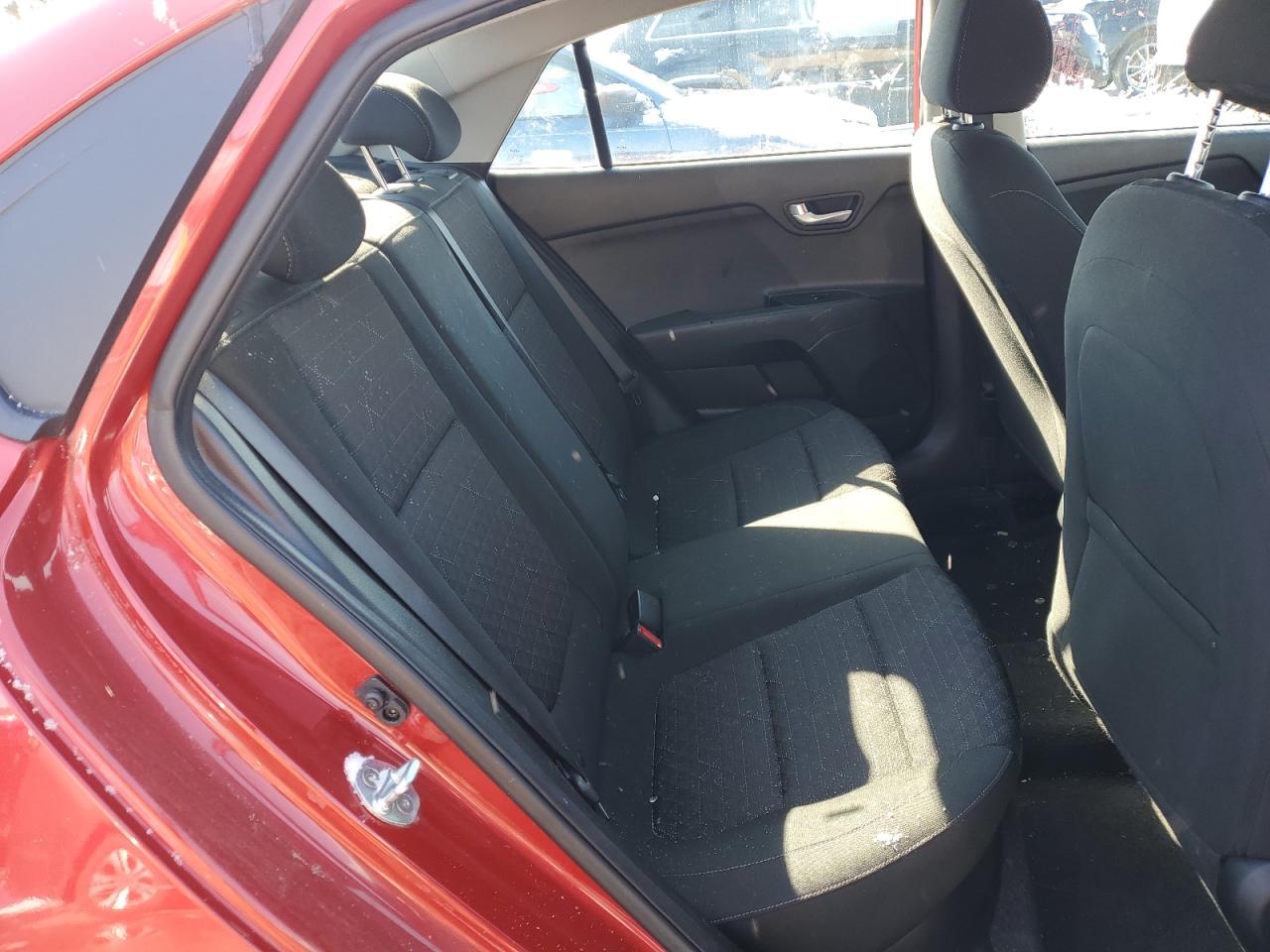 2022 Kia Rio - Image 10