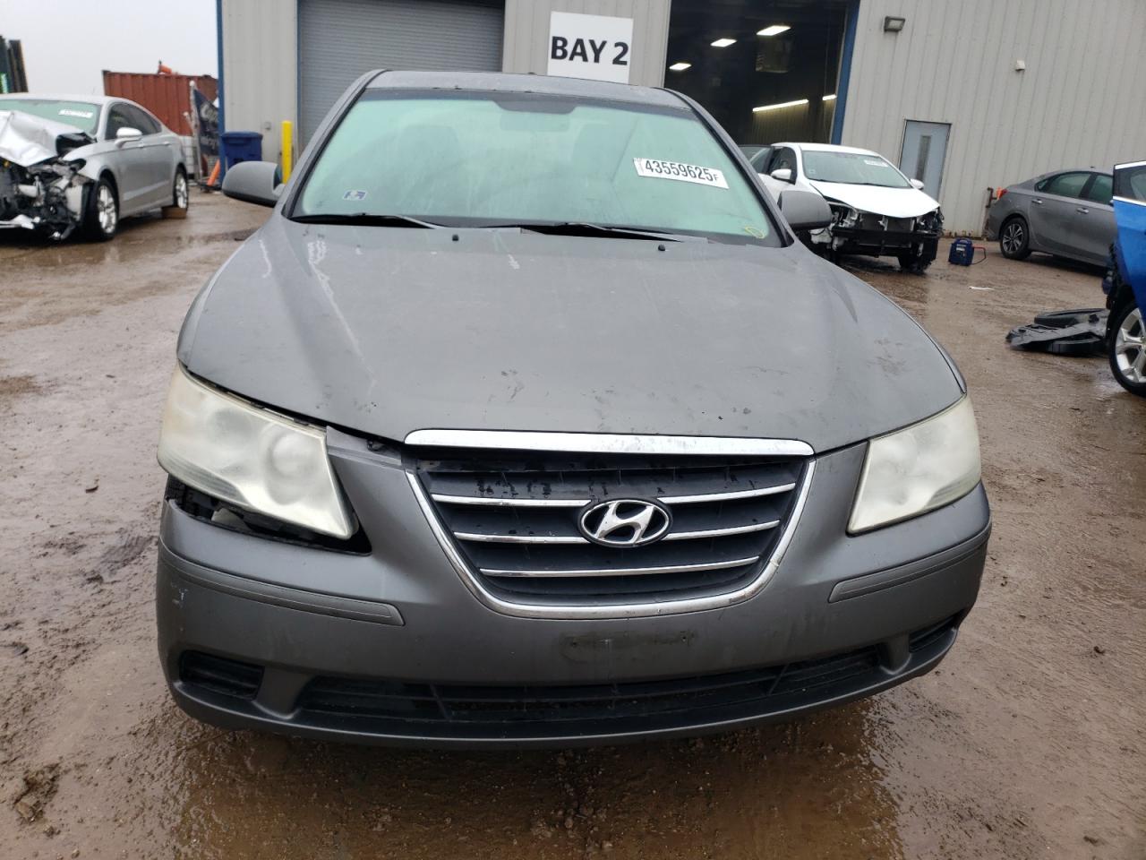 2010 Hyundai Sonata - Image 5