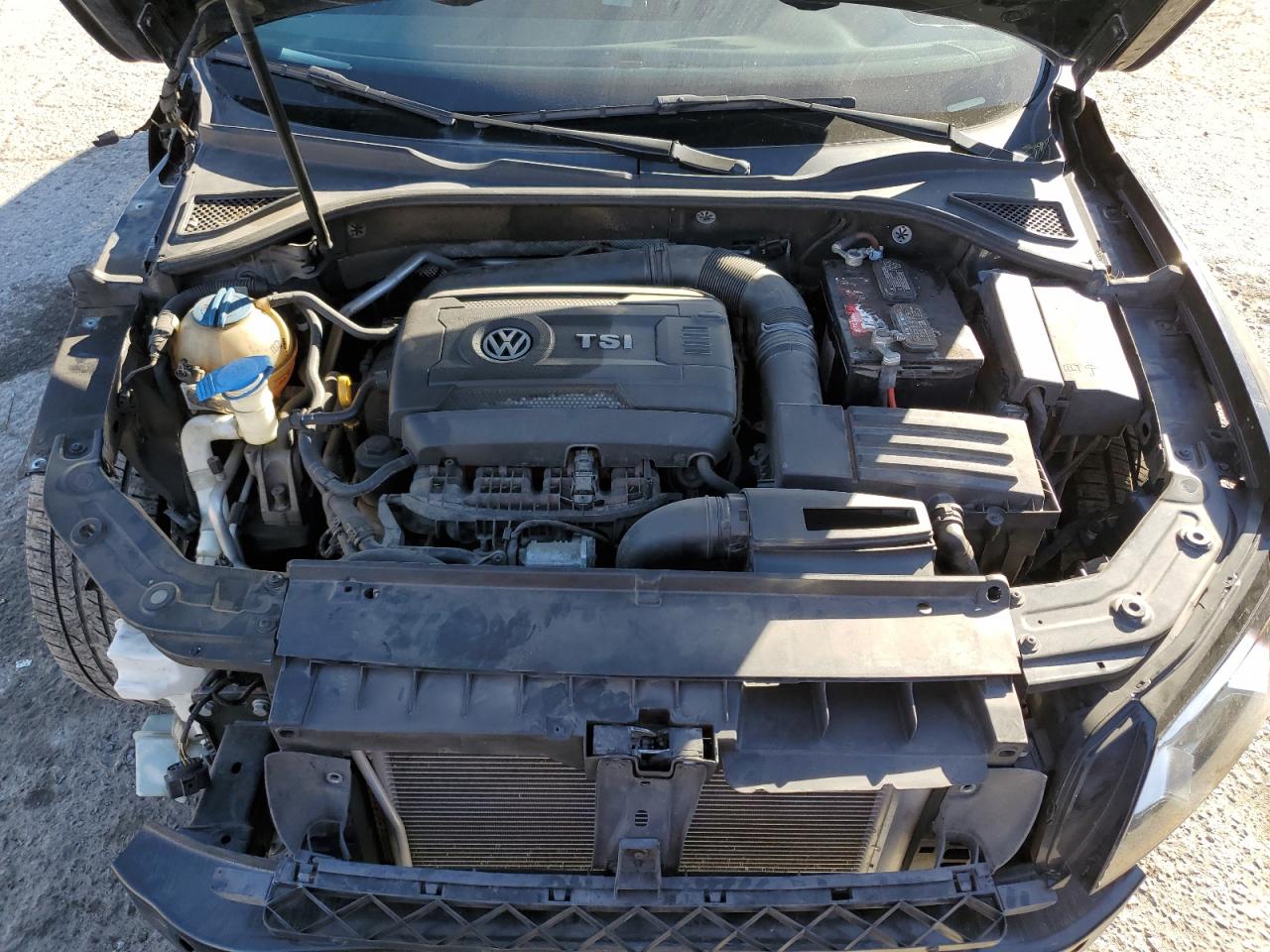 2015 Volkswagen Passat - Image 11