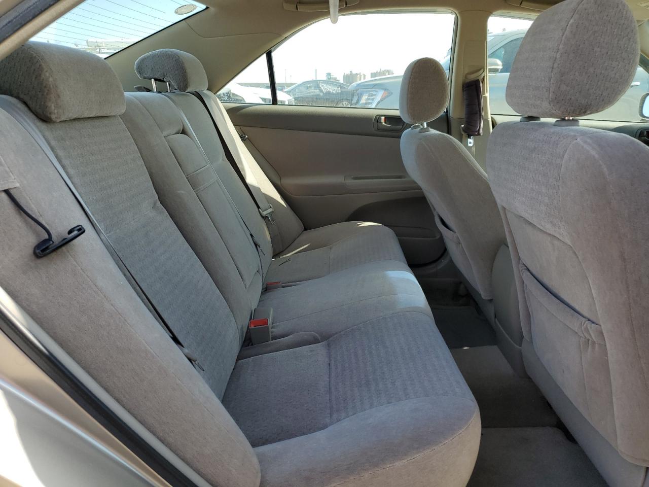 2004 Toyota Camry - Image 11