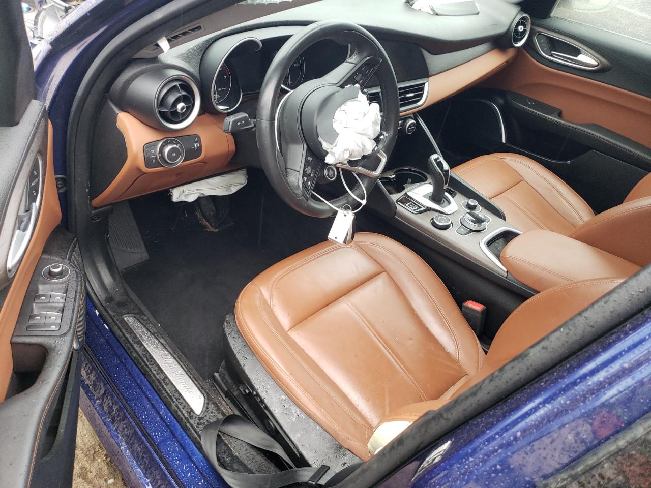 2021 Alfa Romeo Giulia - Image 8