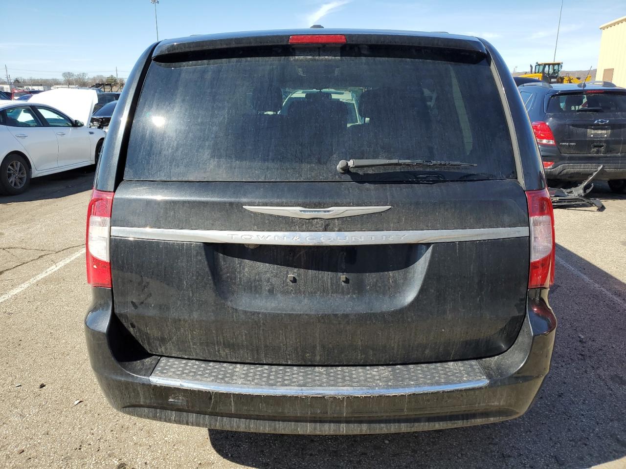2014 Chrysler Town & Country - Image 6