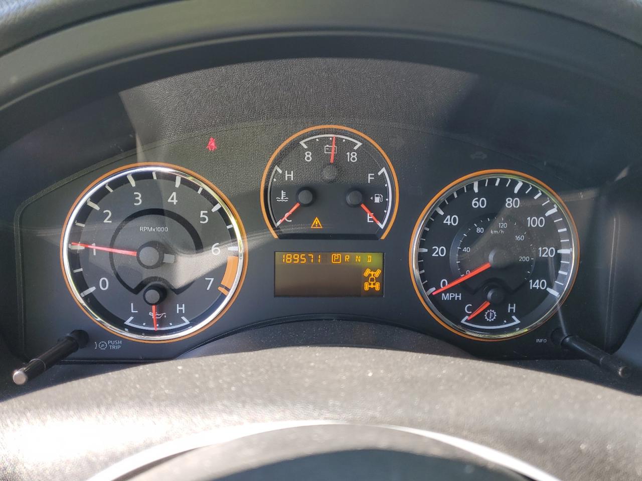 2010 Nissan Armada - Image 9