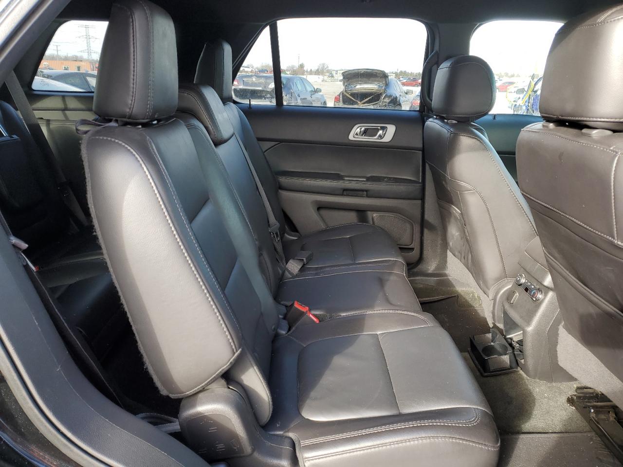 2014 Ford Explorer - Image 11