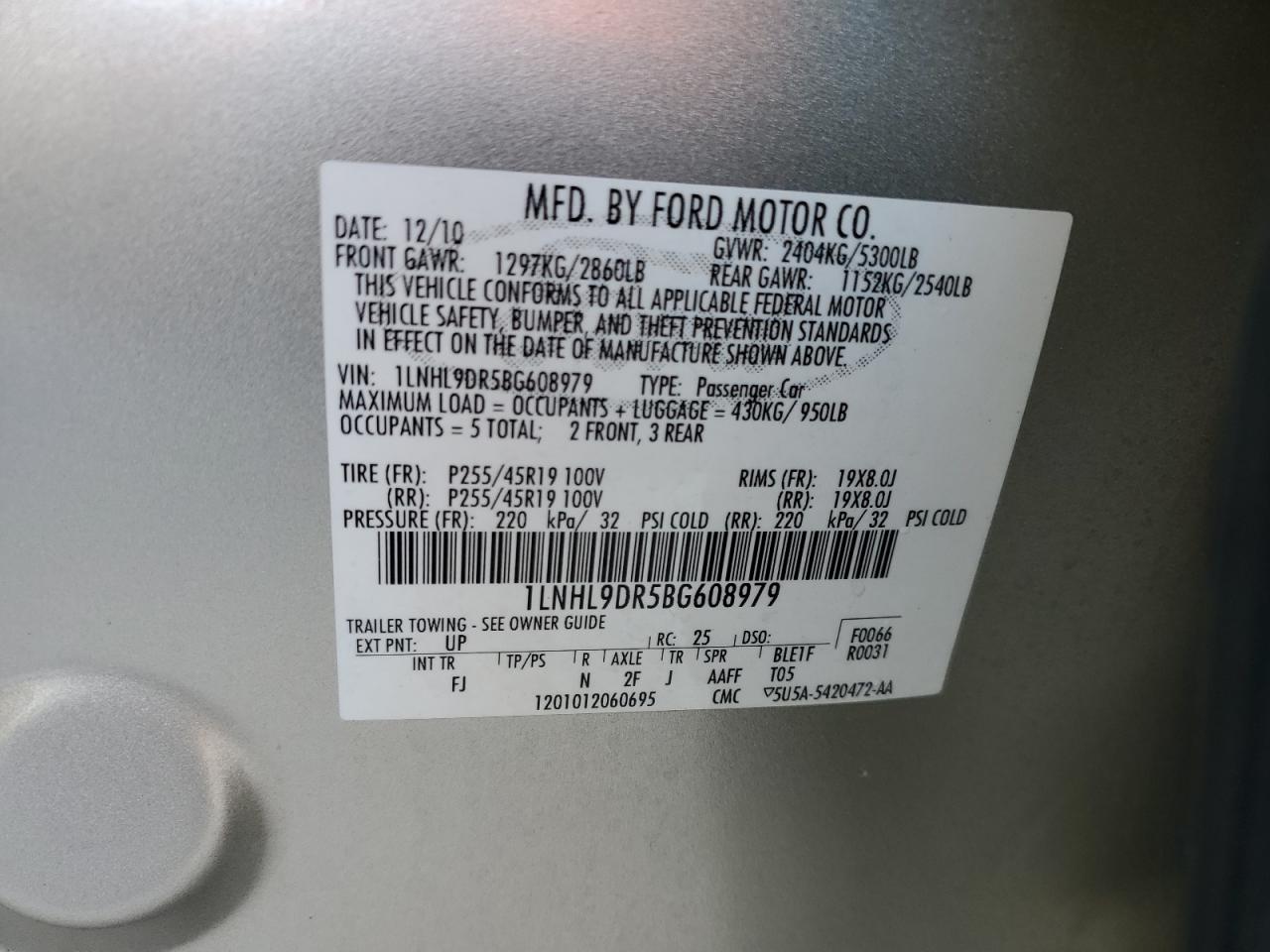 2011 Lincoln MKS - Image 12