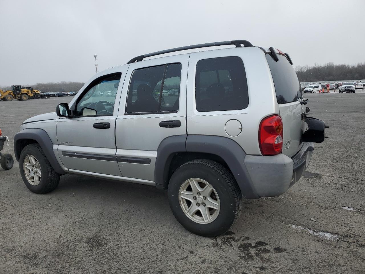 2004 Jeep Liberty (North America) - Image 2