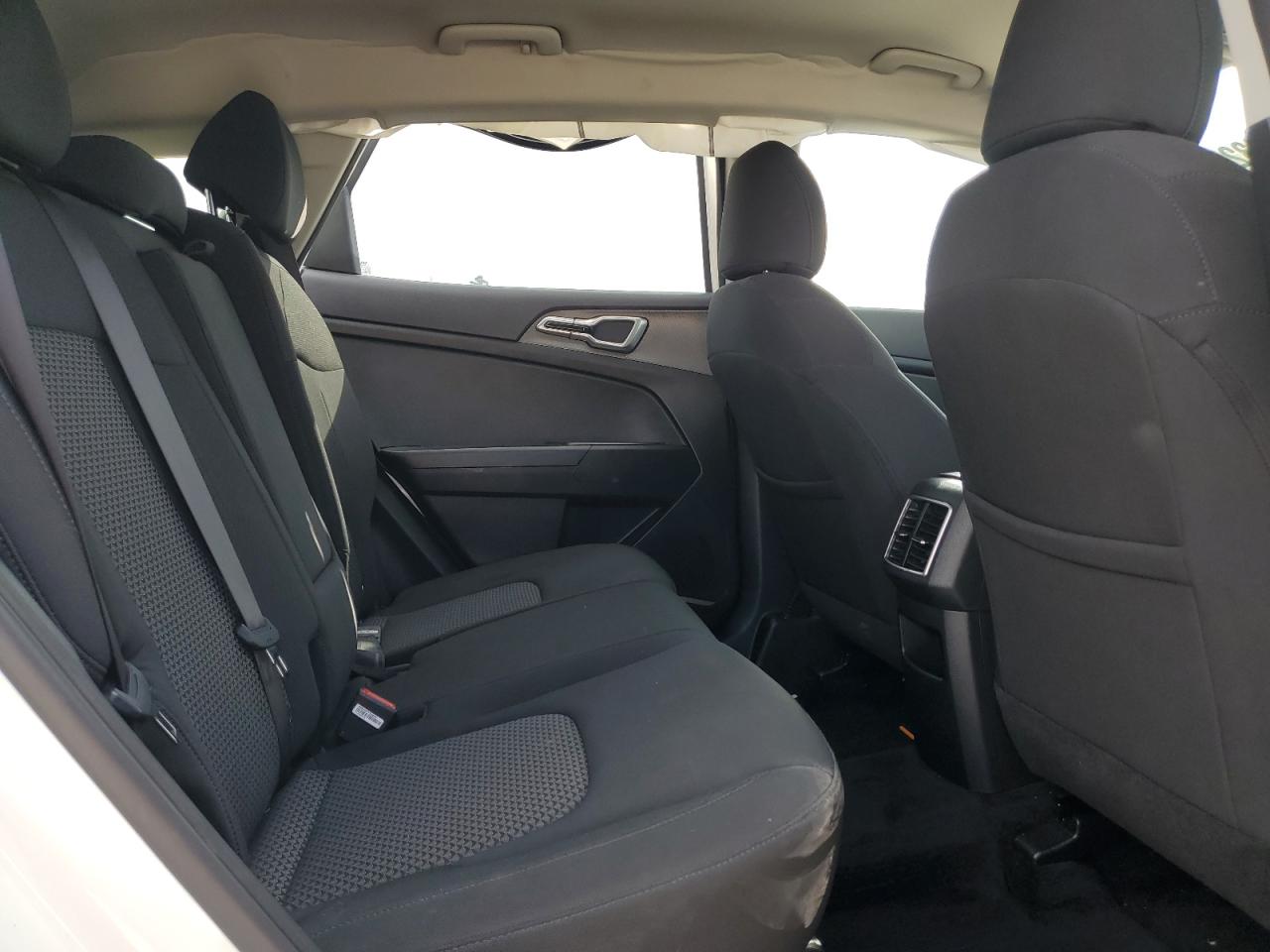 2023 Kia Sportage - Image 11