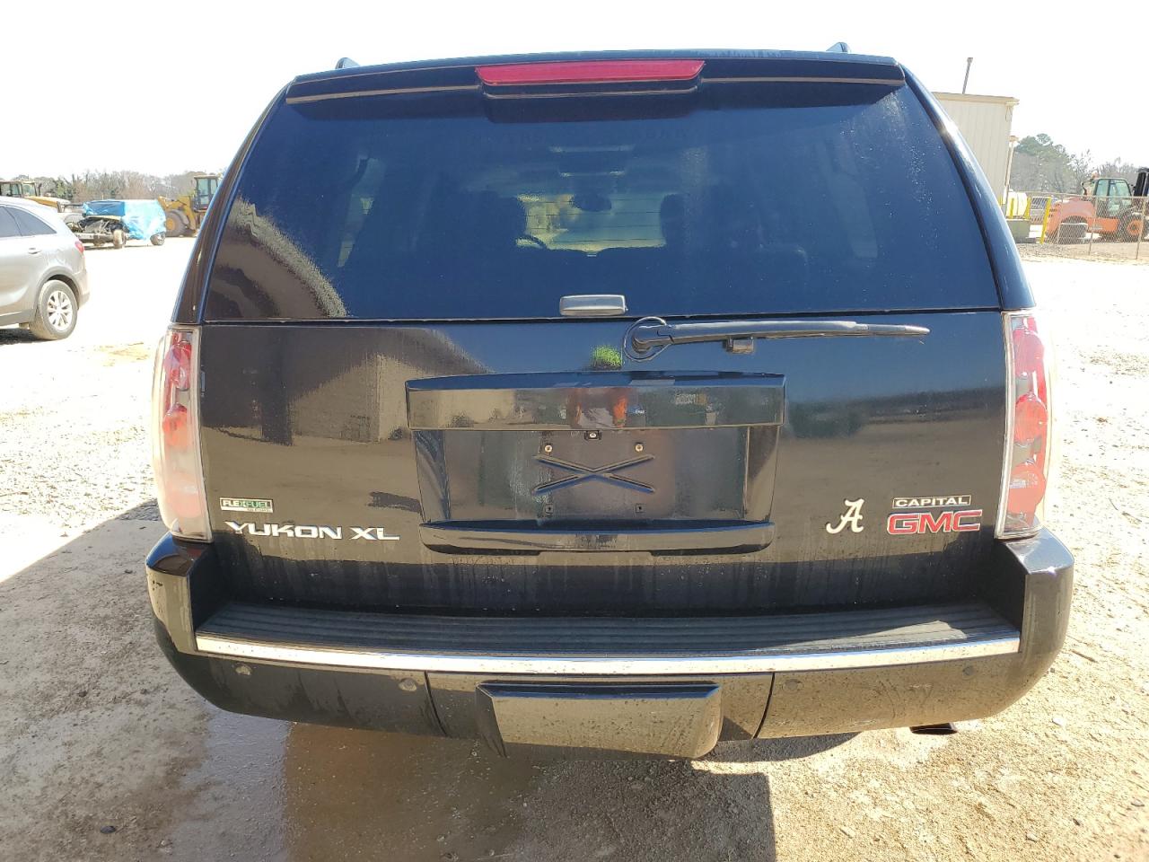 2012 GMC Yukon - Image 6