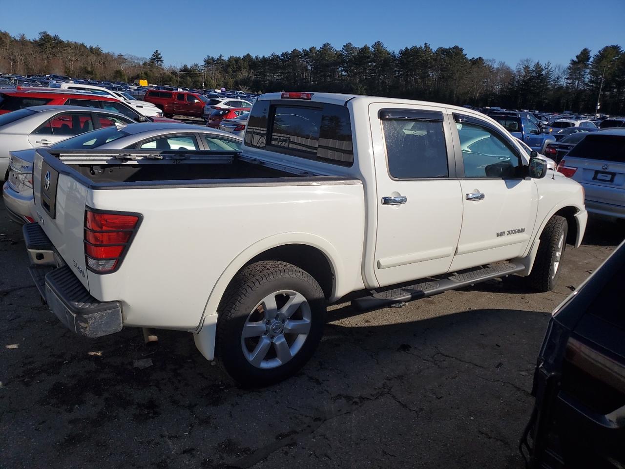 2011 Nissan Titan - Image 3