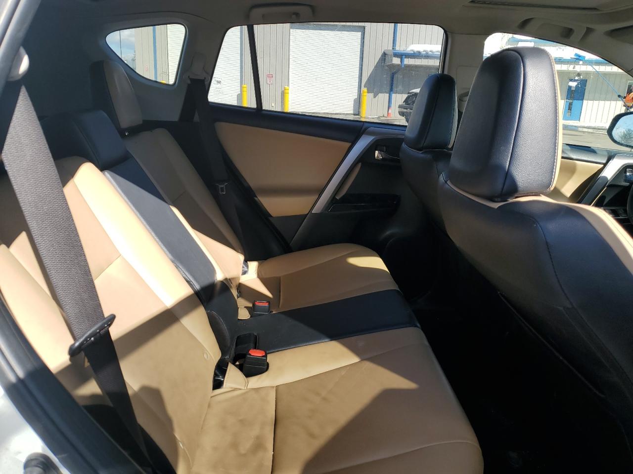 JTMDFREV8HJ170119 TOYOTA RAV4 2017