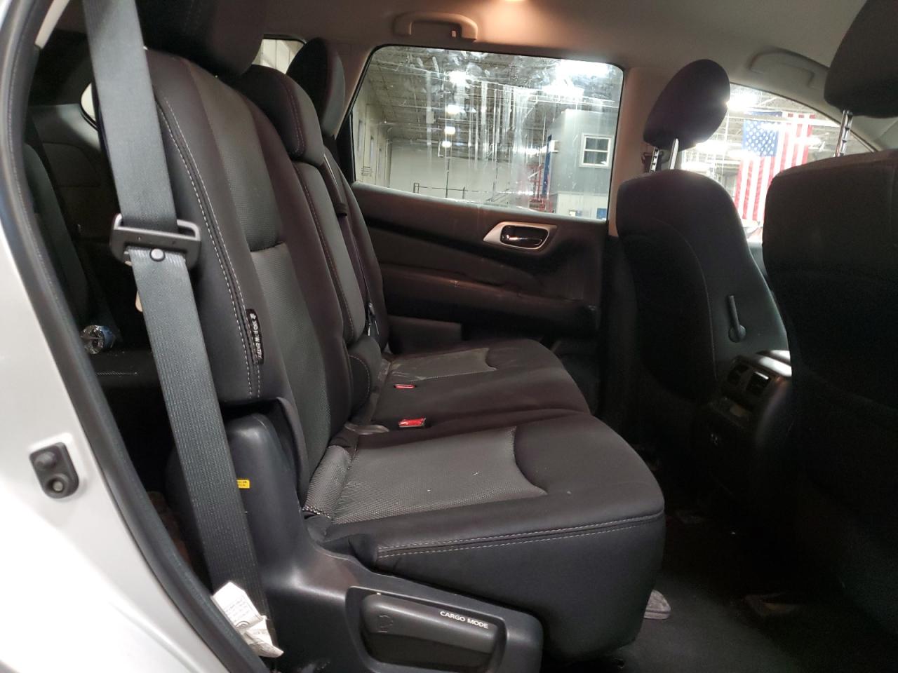 2020 Nissan Pathfinder - Image 11
