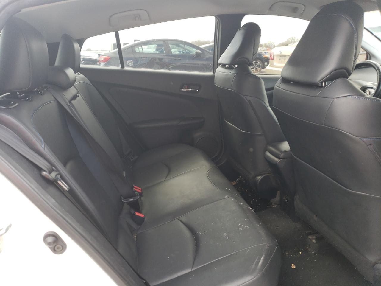 2016 Toyota Prius - Image 11
