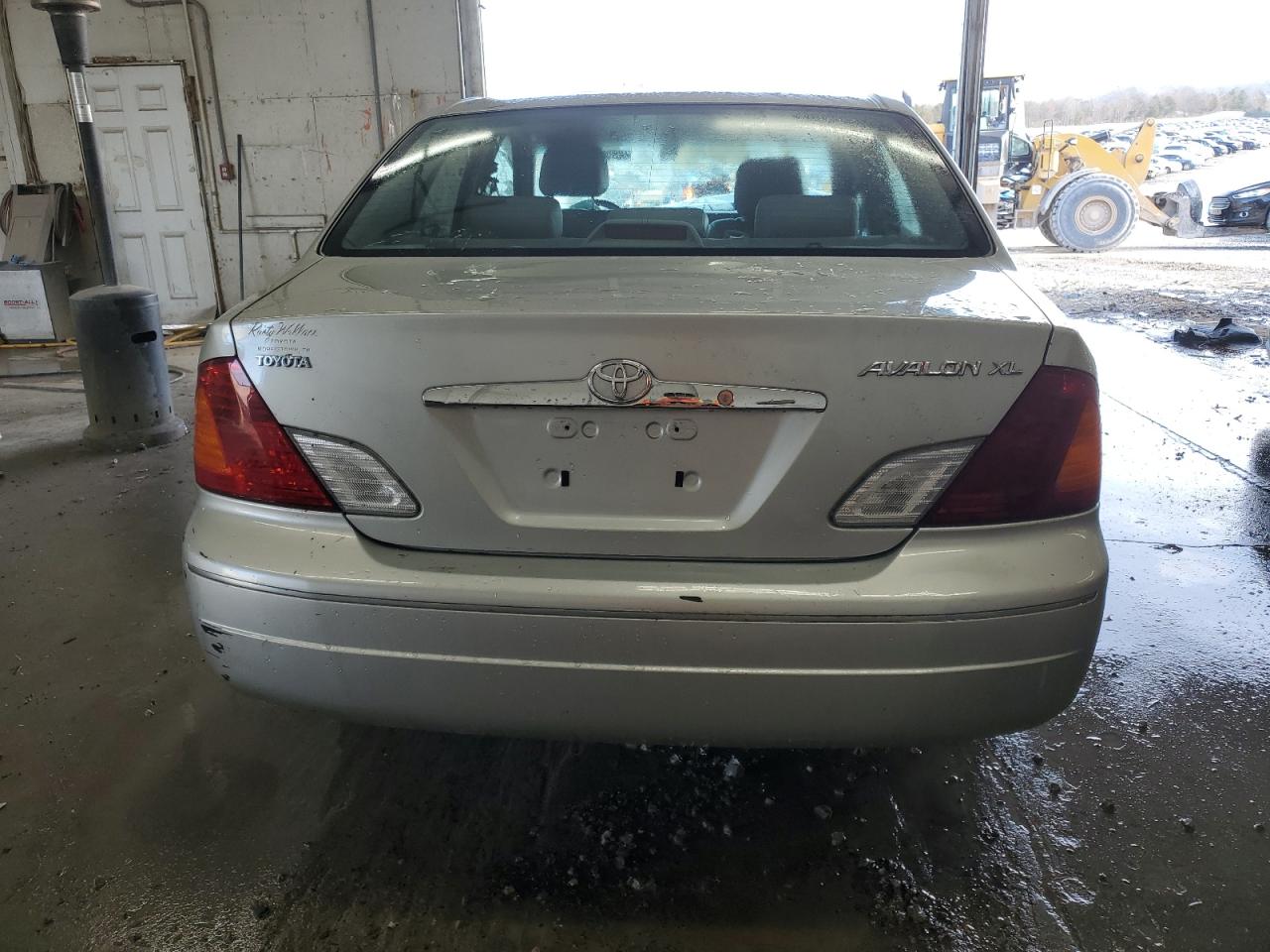 2000 Toyota Avalon - Image 6