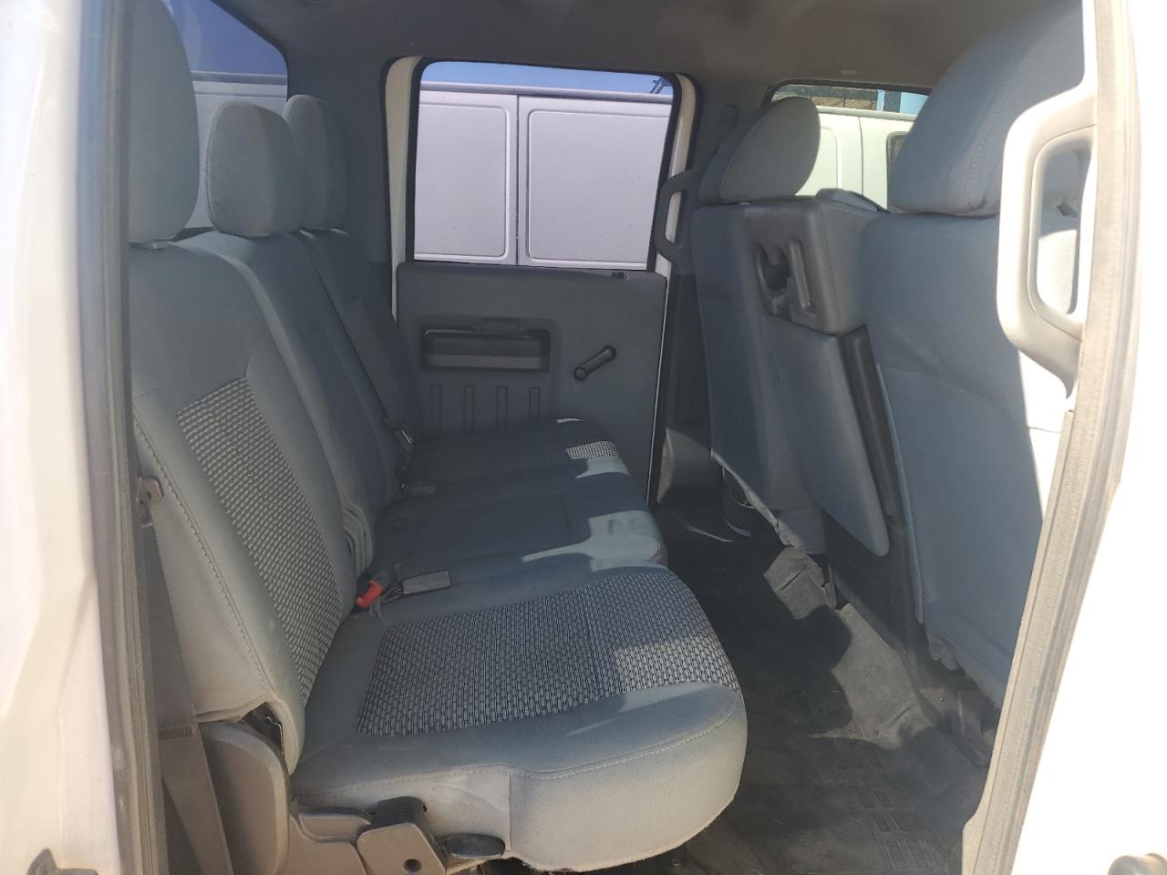 2011 Ford F250 - Image 6