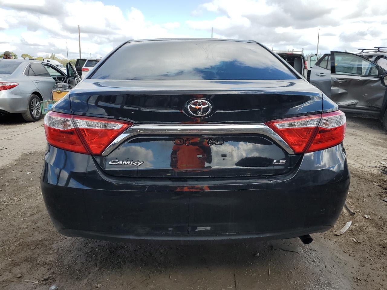 2015 Toyota Camry - Image 6