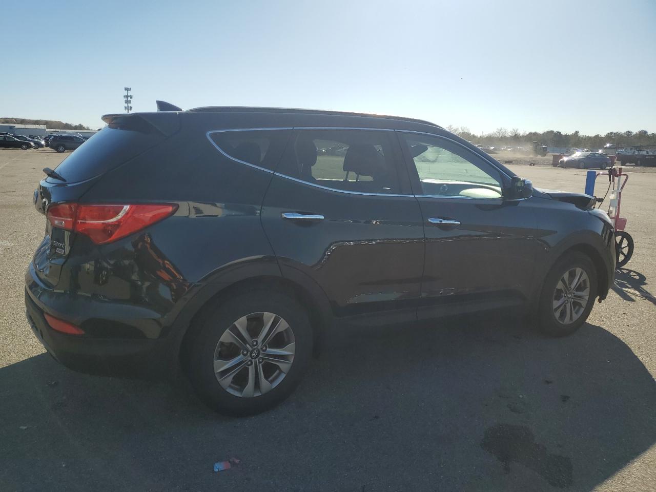 2015 Hyundai Santa Fe - Image 3