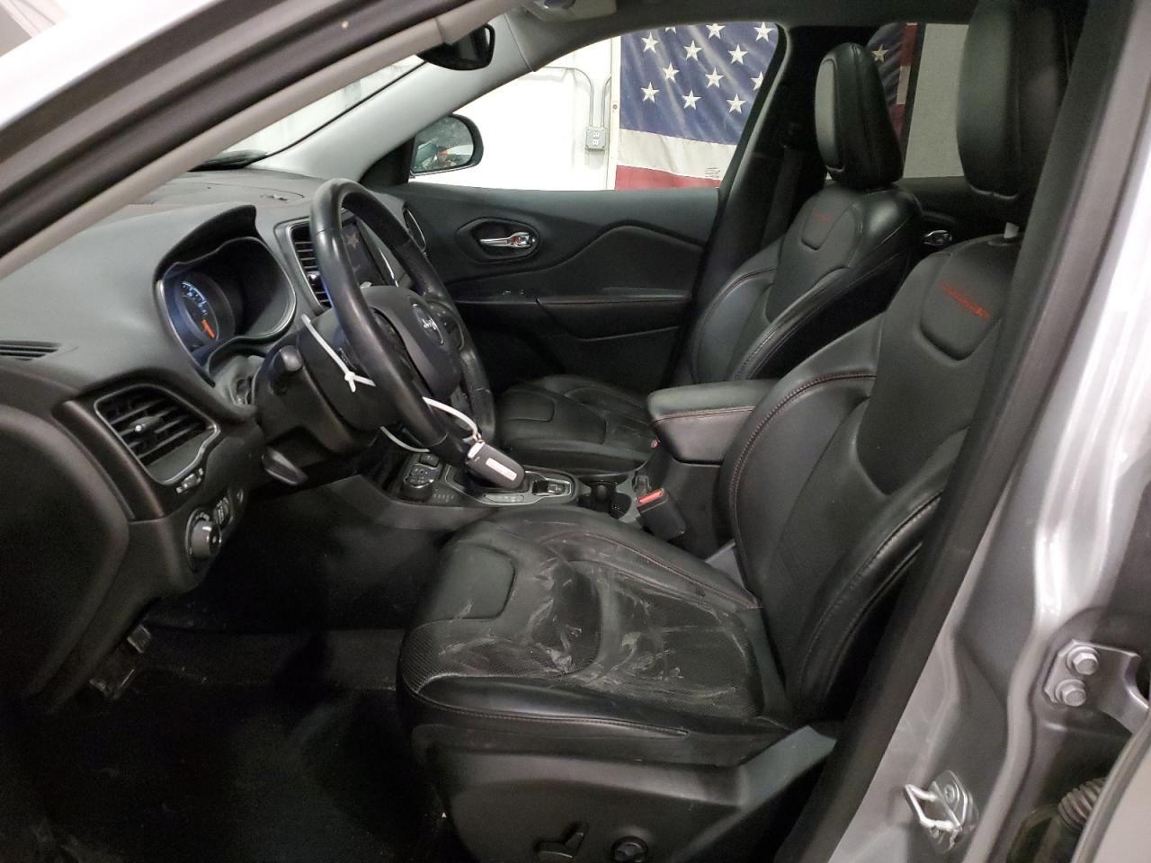 2019 Jeep Cherokee - Image 7