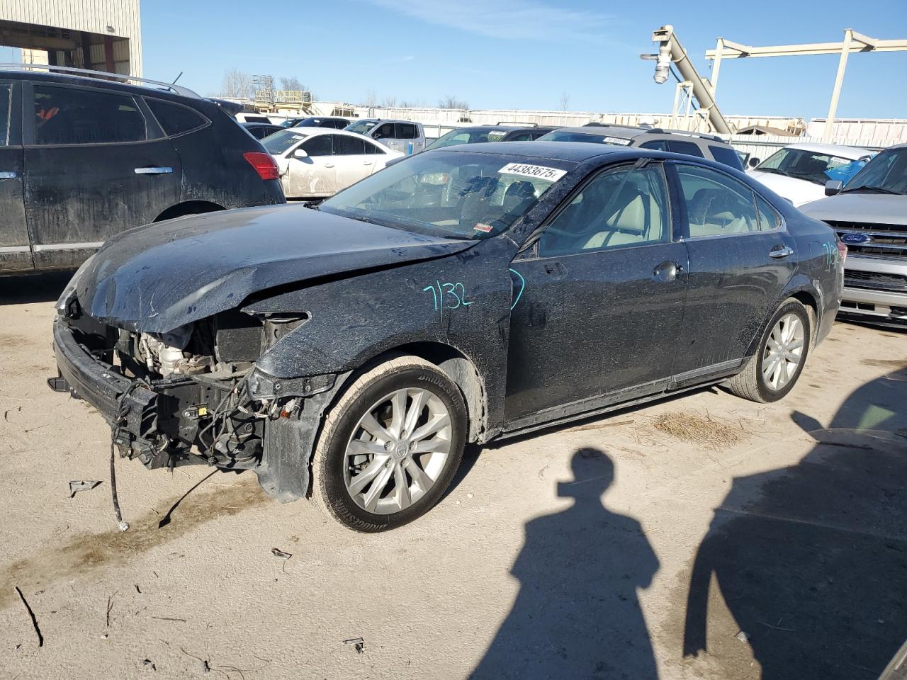 2011 Lexus Es 350 for Sale in Kansas City, KS - Front End