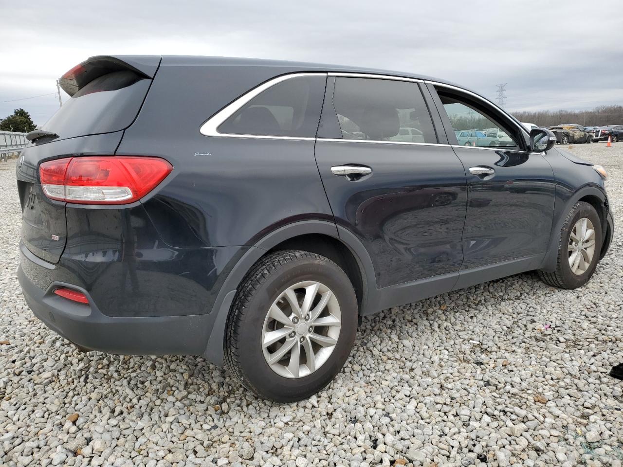 2017 Kia Sorento - Image 3