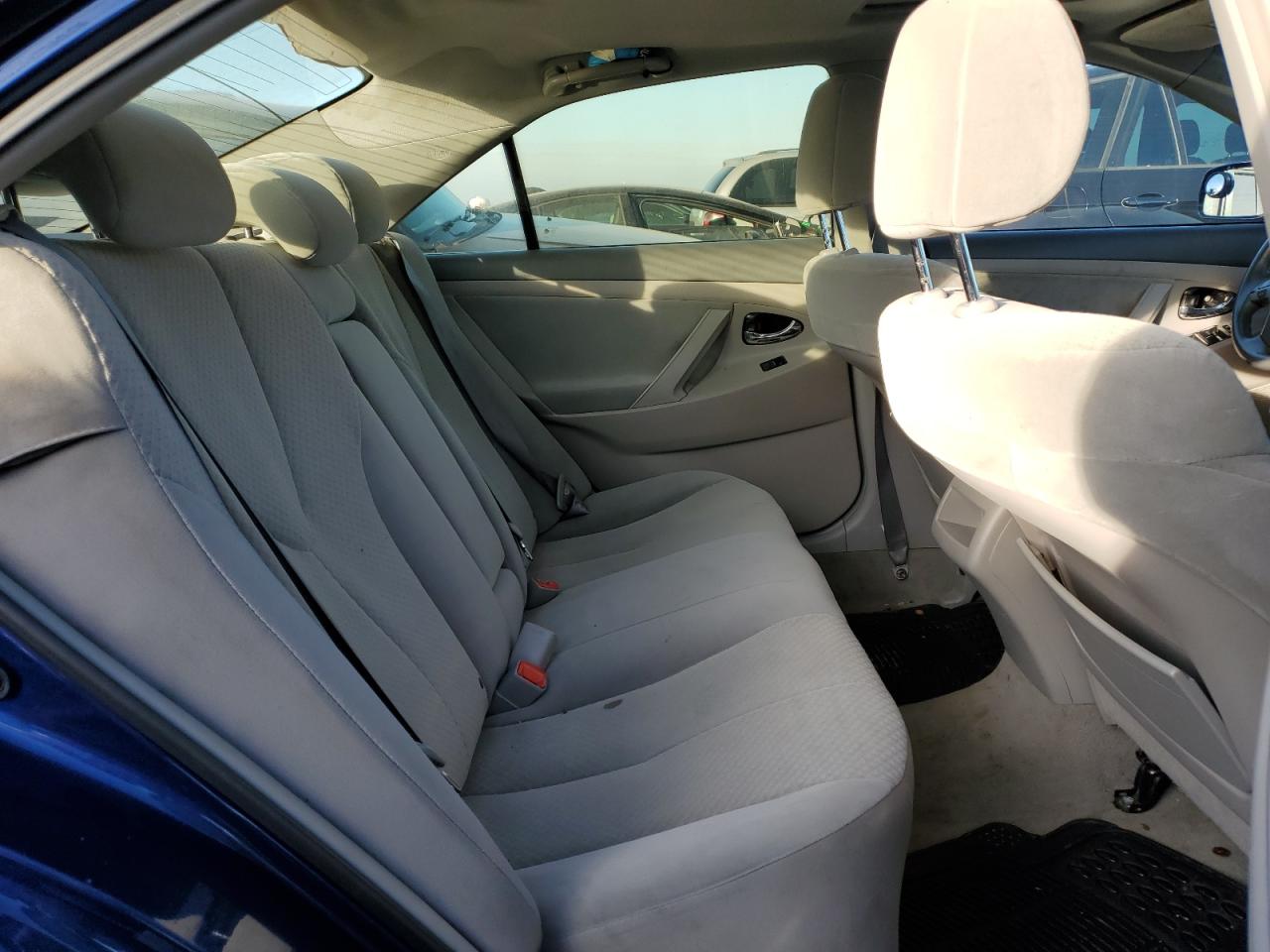 2009 Toyota Camry - Image 10