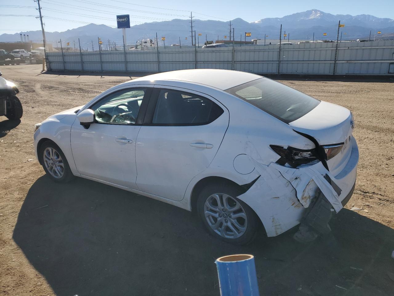 2017 Toyota Yaris - Image 2