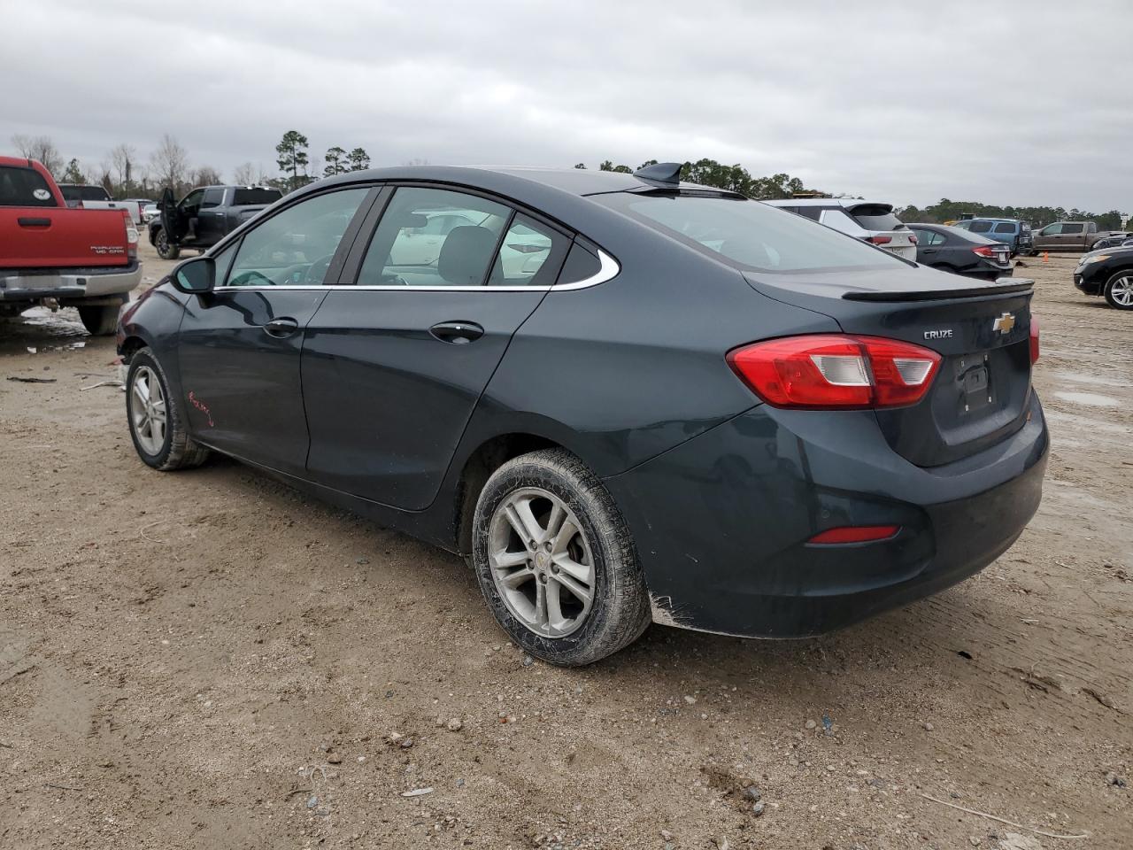 2018 Chevrolet Cruze - Image 2
