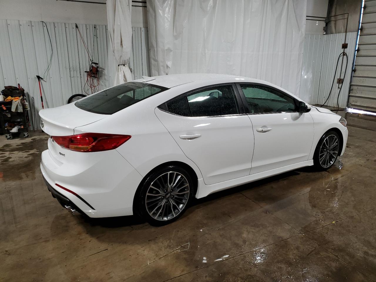 2017 Hyundai Elantra - Image 3