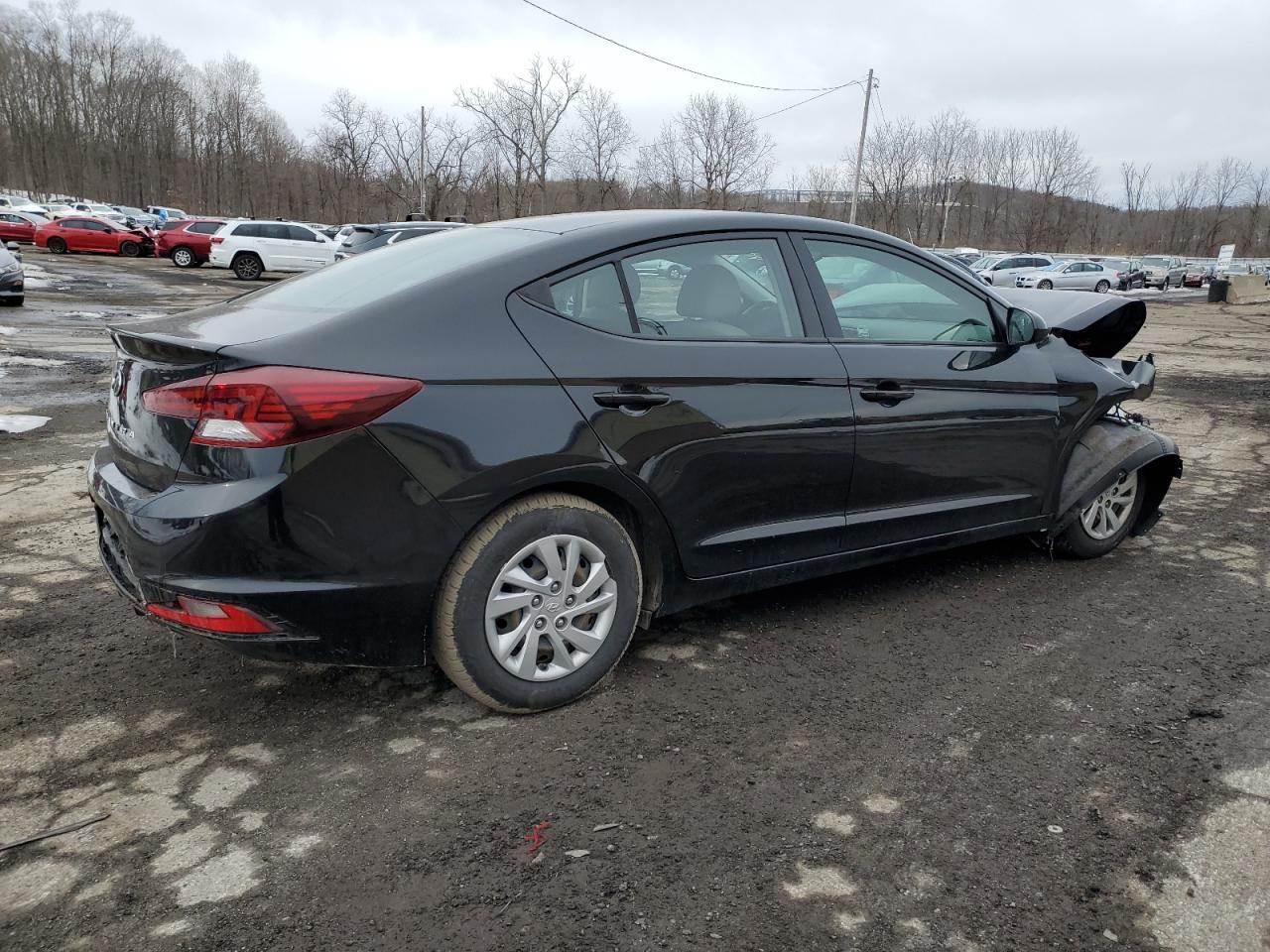 2019 Hyundai Elantra - Image 3