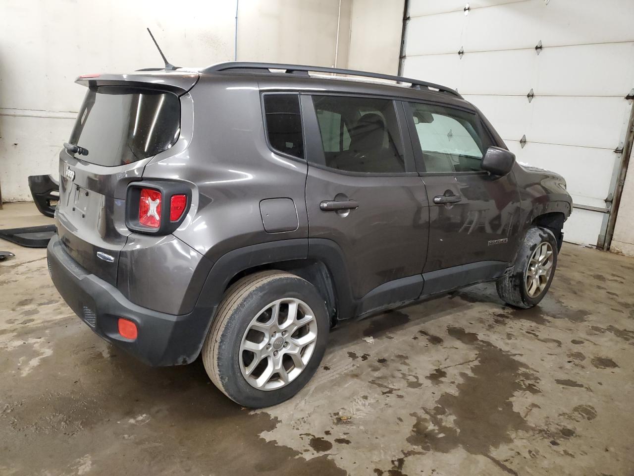 2017 Jeep Renegade - Image 3