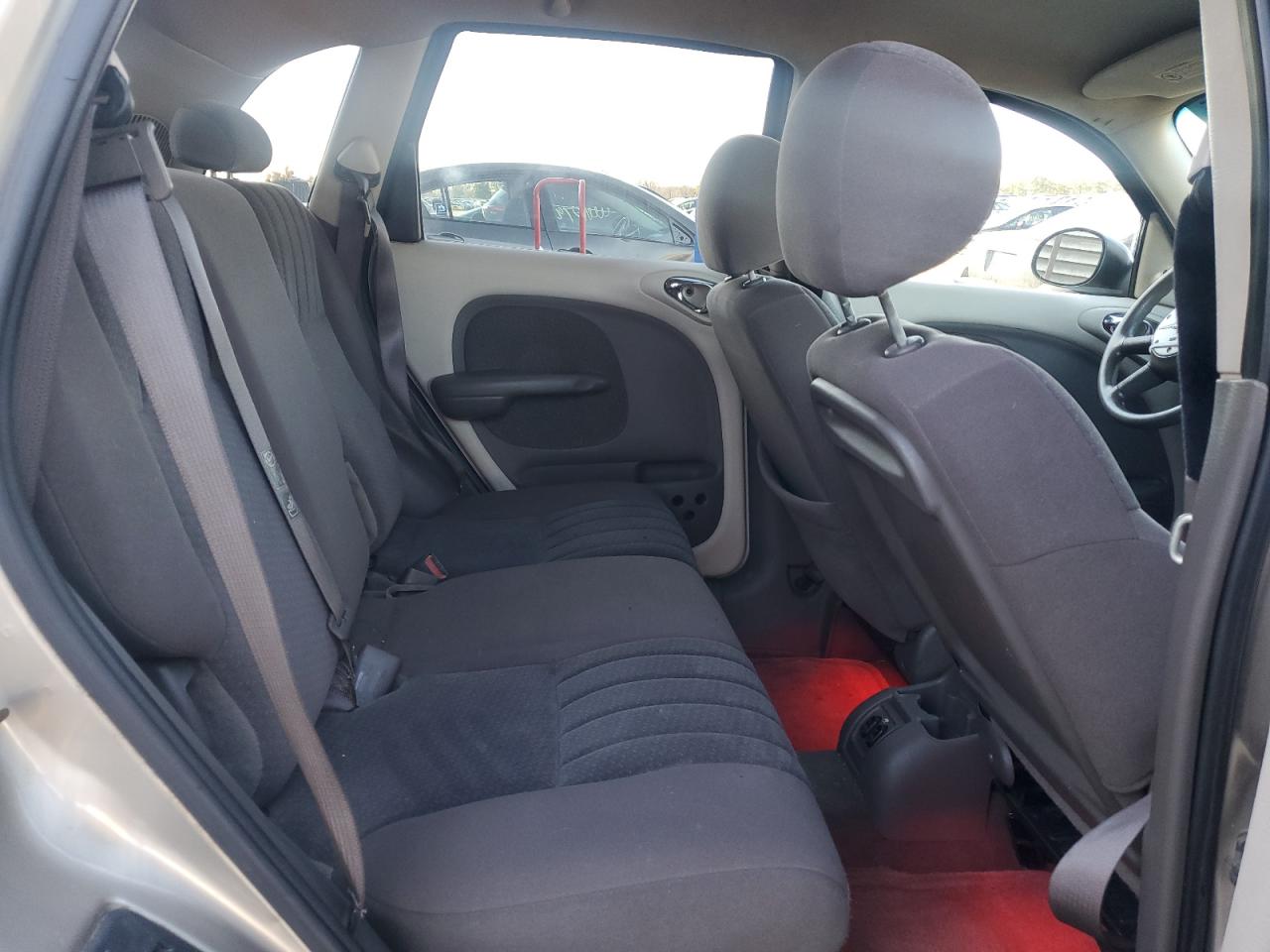 2004 Chrysler PT Cruiser - Image 10