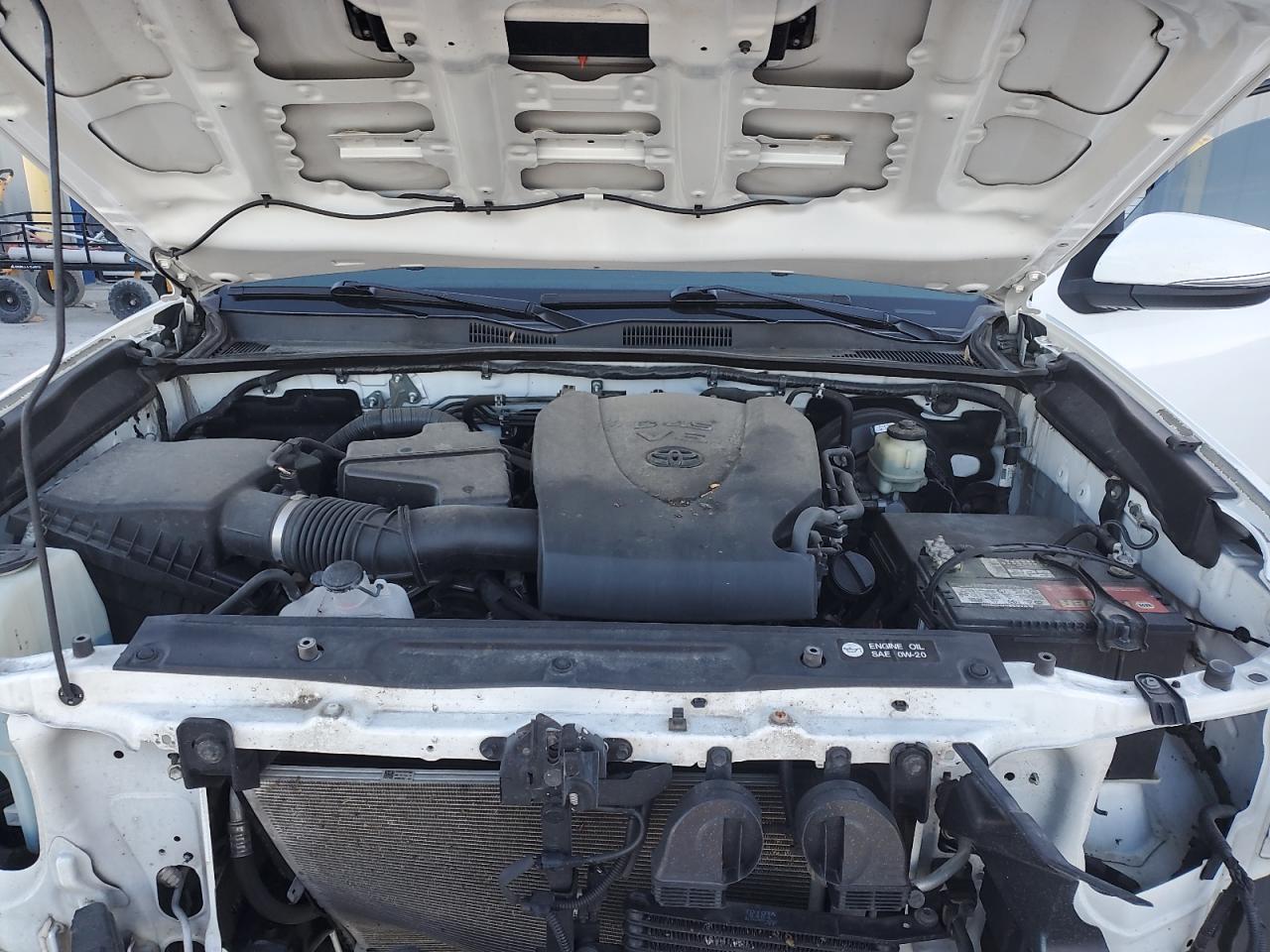 2016 Toyota Tacoma - Image 13