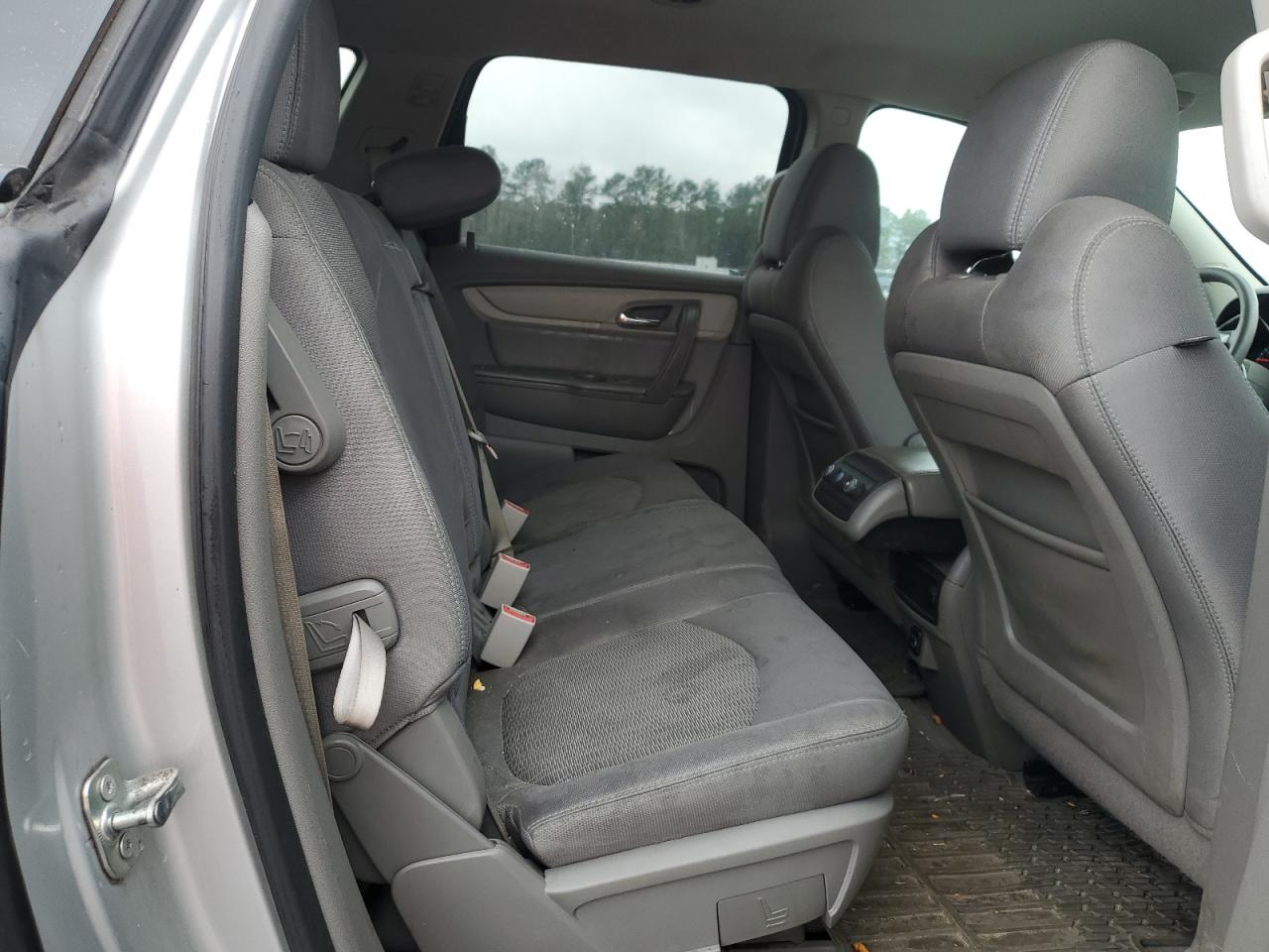 2017 Chevrolet Traverse - Image 12