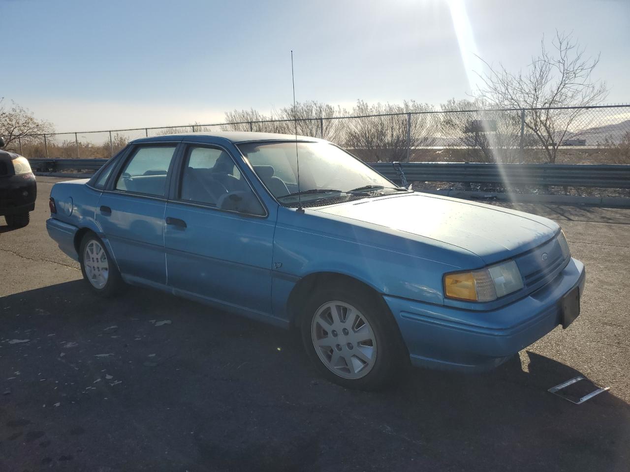 1992 Ford Tempo - Image 4