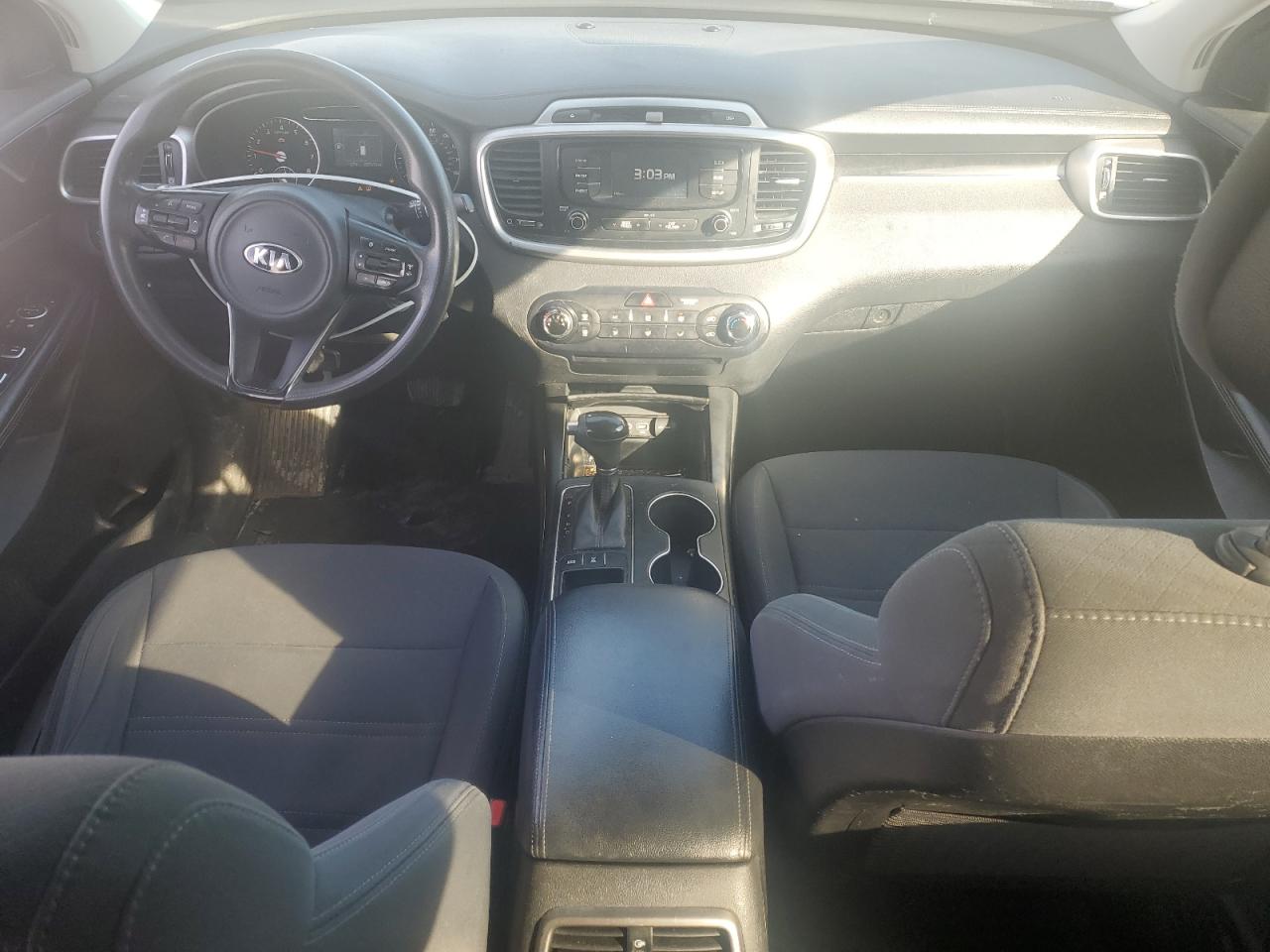 2017 Kia Sorento - Image 8
