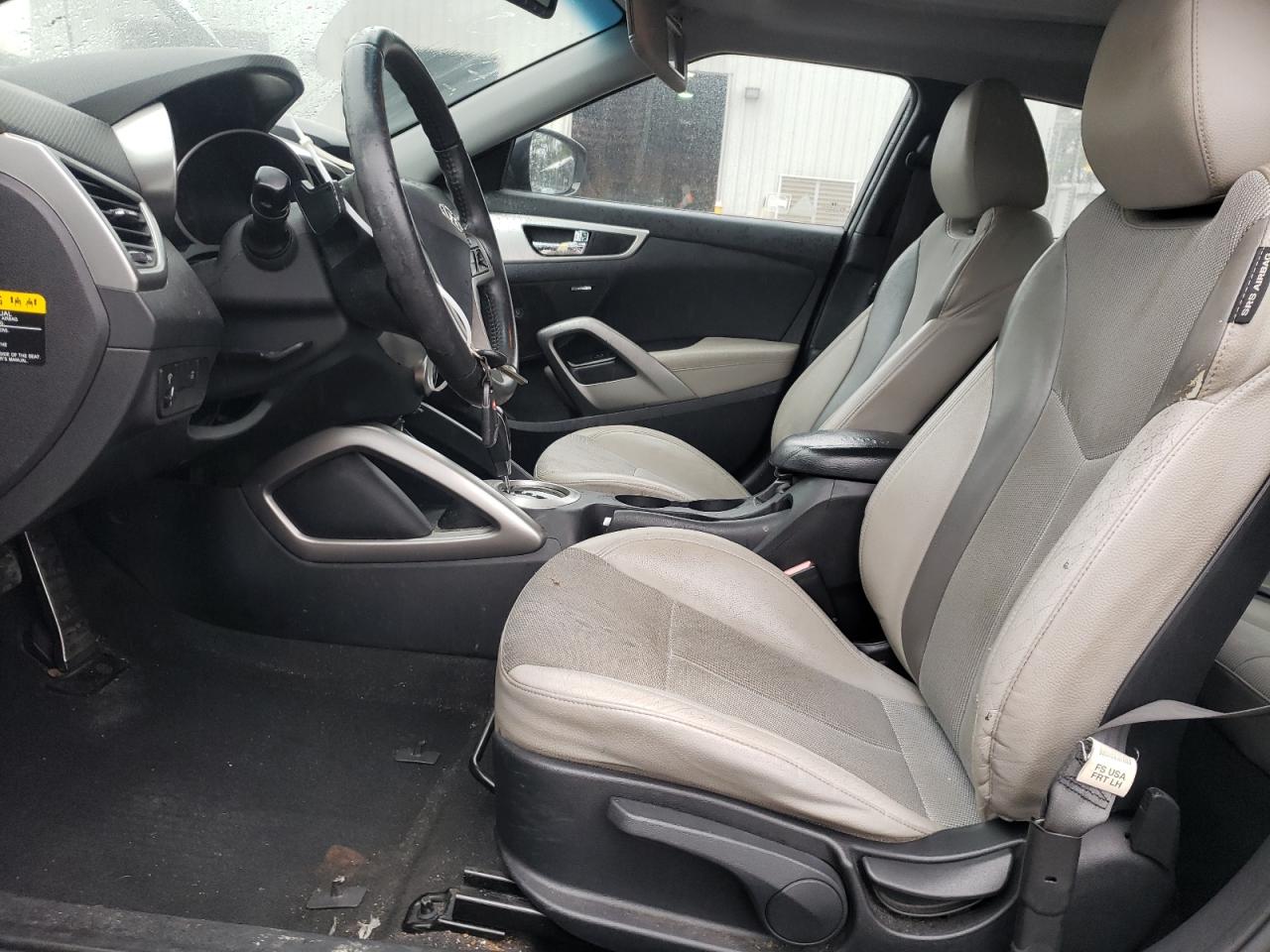 2013 Hyundai Veloster - Image 7