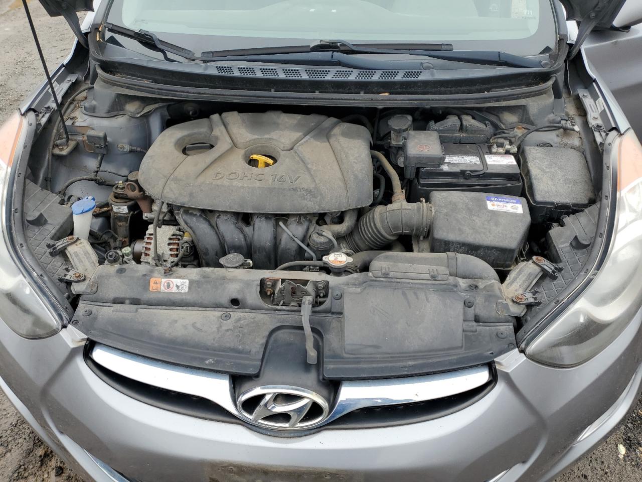 2012 Hyundai Elantra - Image 11